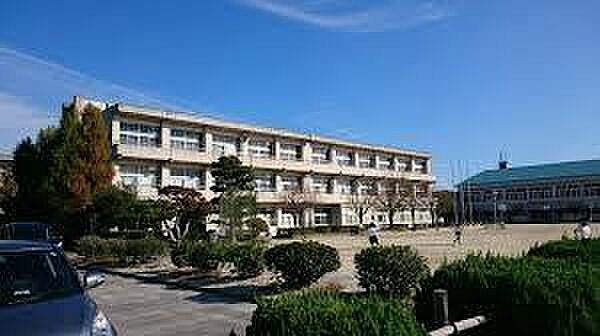 岡崎市立根石小学校まで310m