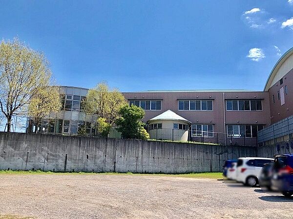 第一早蕨幼稚園まで633m