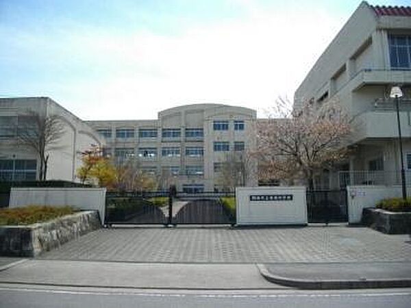 岡崎市立竜南中学校まで1000m