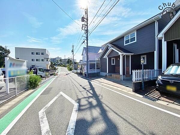 接道：北側公道約6.2ｍ　ぜひ現地にて、実際の建物・駐車・環境・街並み・日当たりなどなどご確認ください！平日・お仕事帰りなどいつでもご案内できますので、お気軽にお問い合わせください！