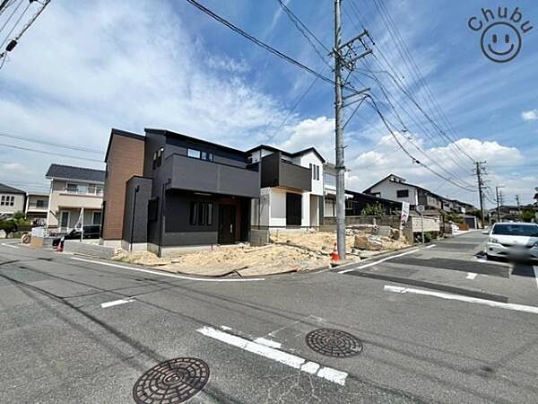 接道：南側公道約5.98m、西側5.99ｍ　現地にて、環境・街並み・日当たりなどなどご確認ください！土日だけでなく平日・お仕事帰りなど、いつでもご案内できますので、お気軽にお問い合わせください！