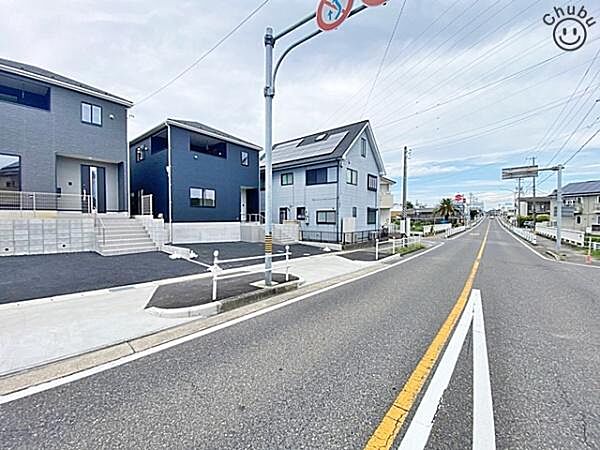 接道：北側公道約12.40～14.10m　実際の建物・駐車・環境・街並み・日当たりなどご確認ください！平日・お仕事帰りなどいつでもご案内できますので、お気軽にお問合せください！