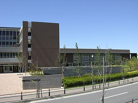 岡崎市立翔南中学校まで380m