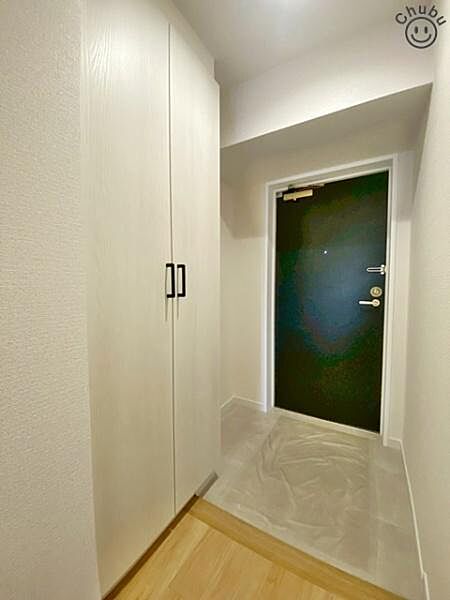 家族の靴もしっかり収納できるシューズボックスがついています！これなら散らかりがちな玄関もスッキリと片付き、訪れる人を気持ちよく迎えてくれます！