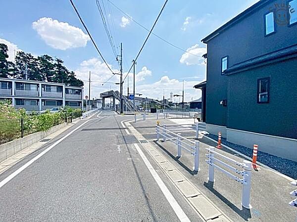 接道：北側約7.1ｍ、南側約28.3ｍ　ぜひ現地にて、実際の建物・駐車・環境・街並み・日当たりなどなどご確認下さい！平日・お仕事帰りなど、いつでもご案内できますので、お気軽にお問い合わせ下さい！