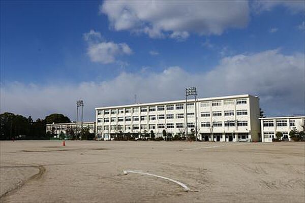 豊田市立豊南中学校まで750m