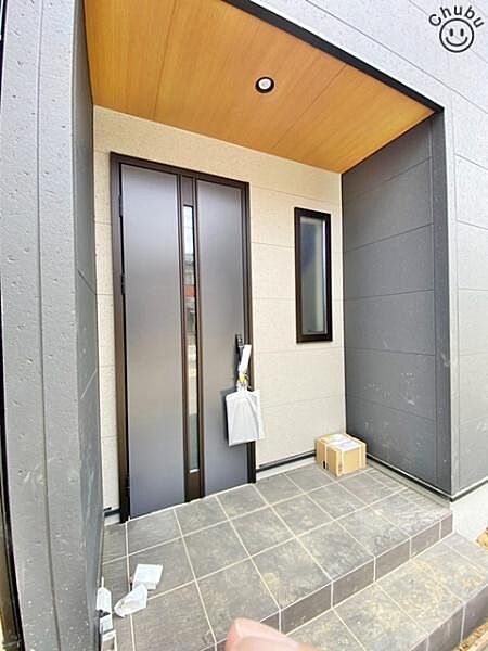 玄関を拡大表示