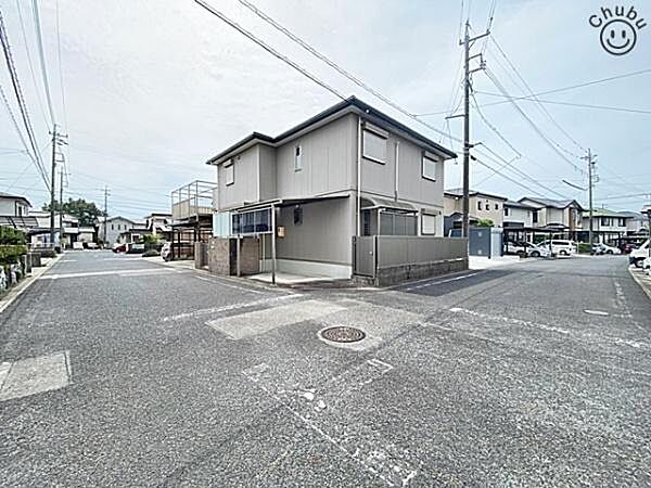 接道：北東側公道6.0ｍ、北西側公道6.0ｍ　現地にて、実際の建物・駐車・環境・街並み・日当たりなどなどご確認下さい！平日・お仕事帰りなど、いつでもご案内できますので、お気軽にお問い合わせ下さい！