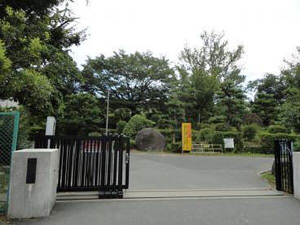 岡崎市立葵中学校まで780m