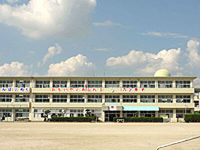 岡崎市立六ツ美南部小学校まで2113m