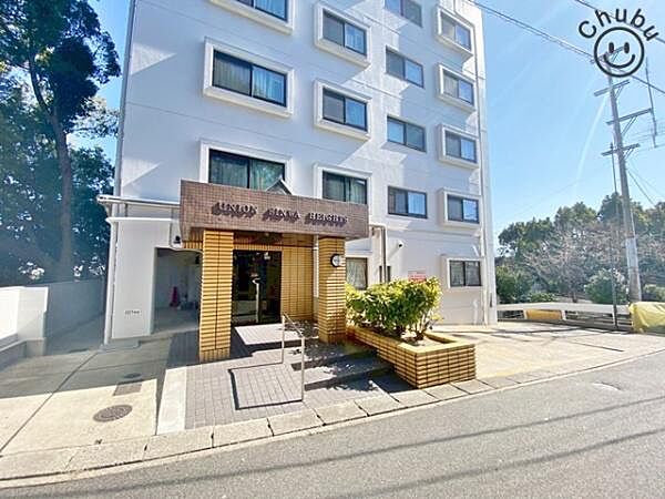 いつも清潔に保たれたエントランス部分　総戸数32戸のマンションです