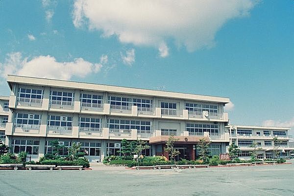 安城市立安城中部小学校まで1123m