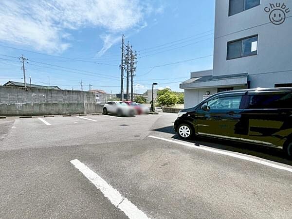 駐車場！ぜひ現地にて、実際の建物・環境・街並み・日当たりなどなどご確認ください！平日・お仕事帰りなど、いつでもご案内できますので、お気軽にお問い合わせください！
