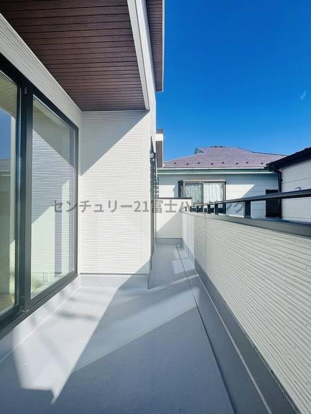 広いバルコニーです！