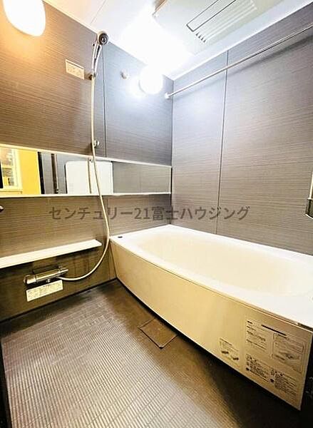一日の疲れを癒せるバスルームです！