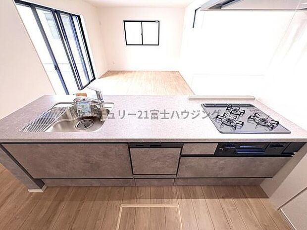 使い勝手の良い対面キッチンです!