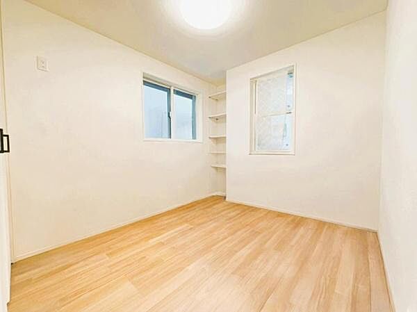 1階4.4帖のお部屋です。