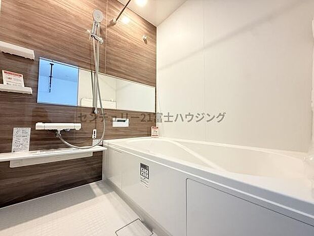 一日の疲れを癒せるバスルームです!