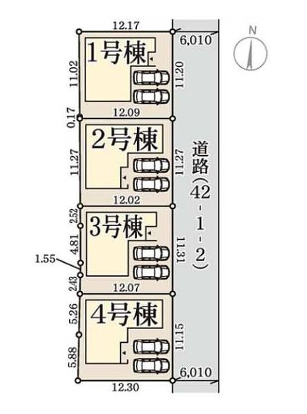 全体区画図では4棟それぞれに駐車スペースが設けられゆとりのある配置となっています。道路に面しているためアクセスしやすい区画構成です。各区画の幅や奥行きも明確に表示され使いやすさが伝わります。