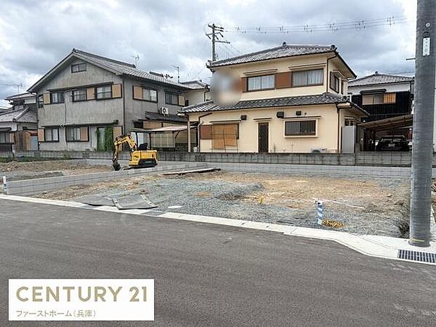 建築中の様子が確認できる物件です。