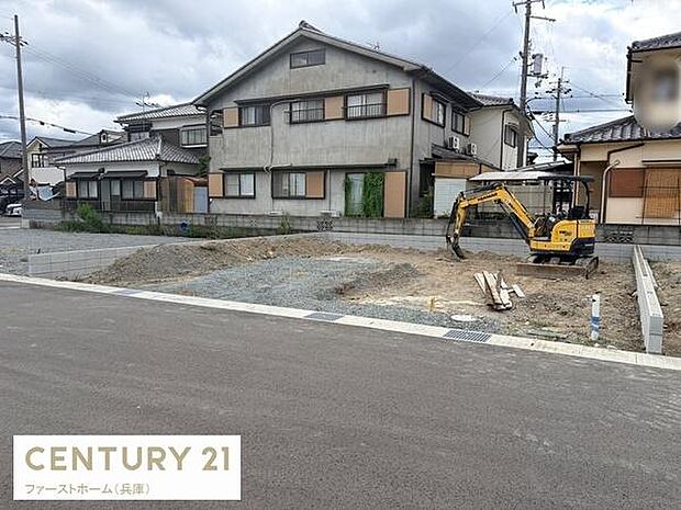 建築中の様子が確認できる物件です。