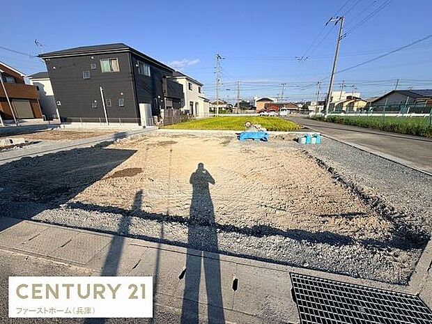 建築中の様子が確認できる物件です。