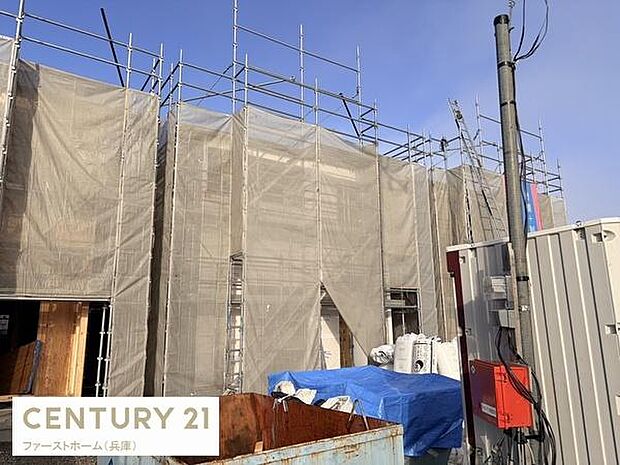 現在建築中の物件ですので新しい住まいを検討中の方におすすめです。工事の進捗が確認でき完成後の期待感が高まります。外観や設備がどのように仕上がるのか楽しみな一棟です。