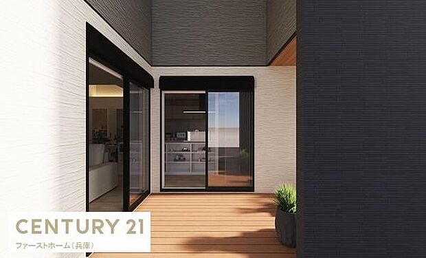 バルコニーから室内へのアクセスがスムーズでプランニングの自由度を感じられます。光が入る設計で開放感もあります。外観と調和したウッドデッキが魅力的です。モダンな印象を与えるカラーリングも特長です。