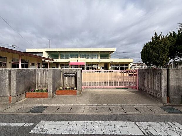 姫路市立英賀保幼稚園まで1016m