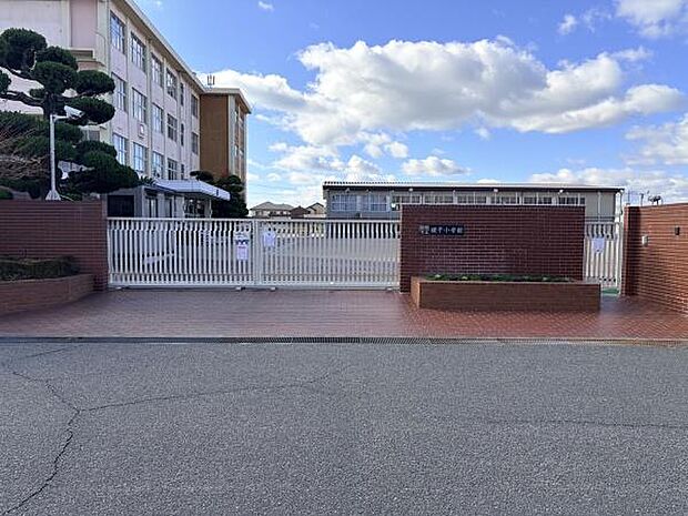 姫路市立網干小学校まで1810m