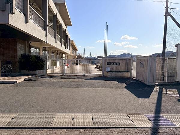 姫路市立城陽小学校まで795m