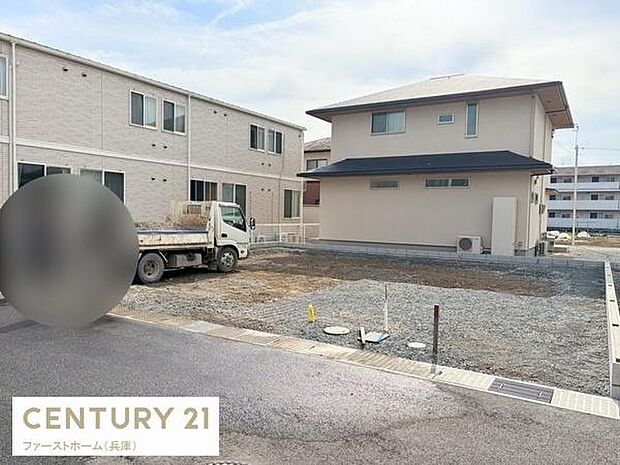 建築中の様子が確認できる物件です。