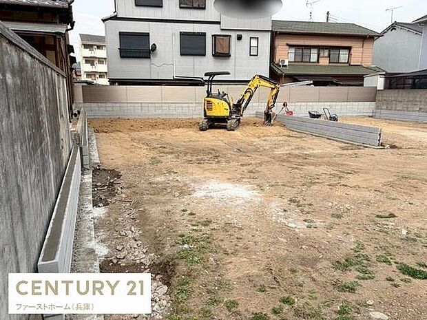 建築中の様子が確認できる物件です。