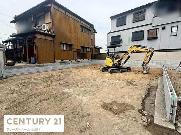 建築中の様子が確認できる物件です。