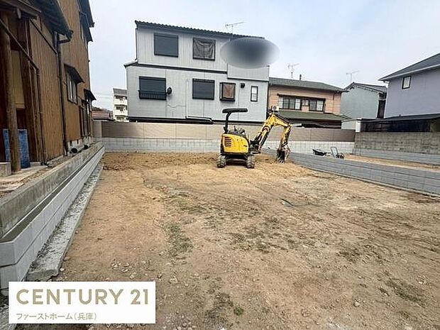 建築中の様子が確認できる物件です。