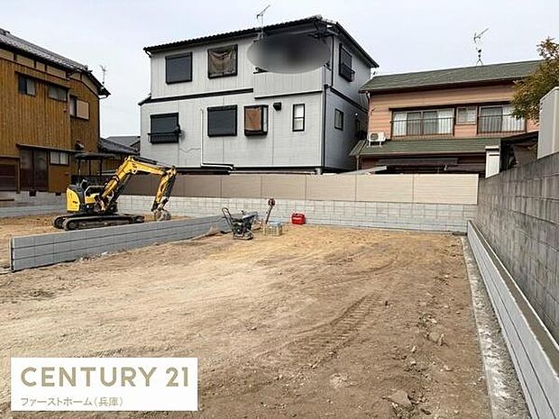 建築中の様子が確認できる物件です。