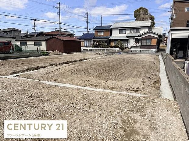 建築中の様子が確認できる物件です。