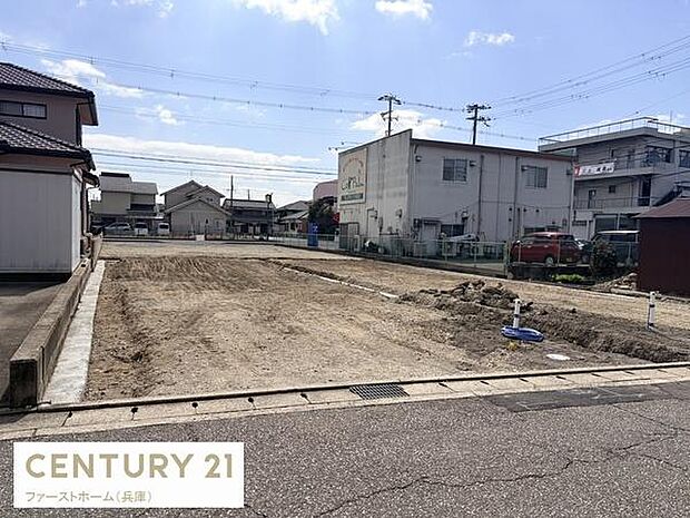 建築中の様子が確認できる物件です。