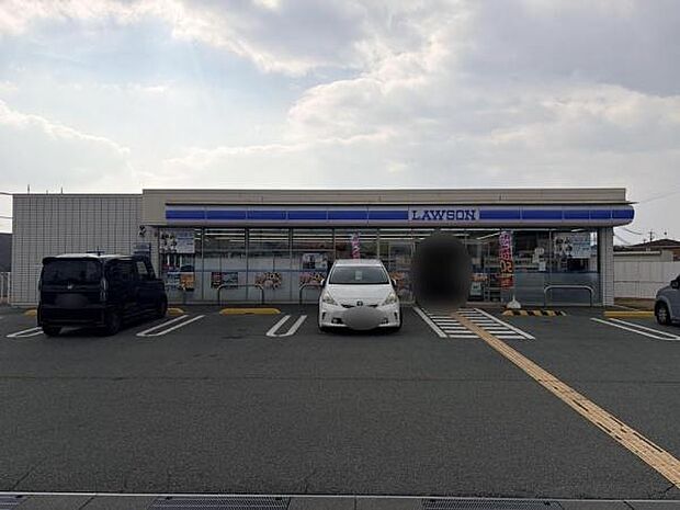 ローソン姫路下余部店まで683m