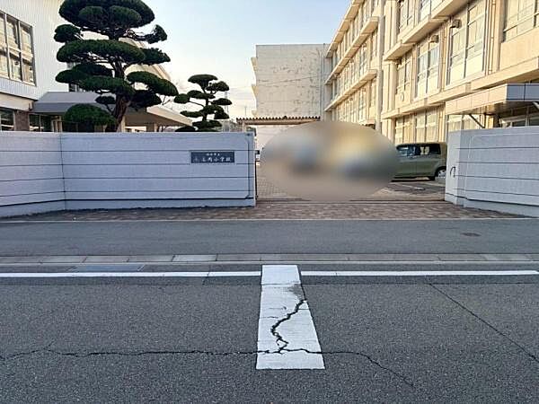 姫路市立高岡小学校まで606m