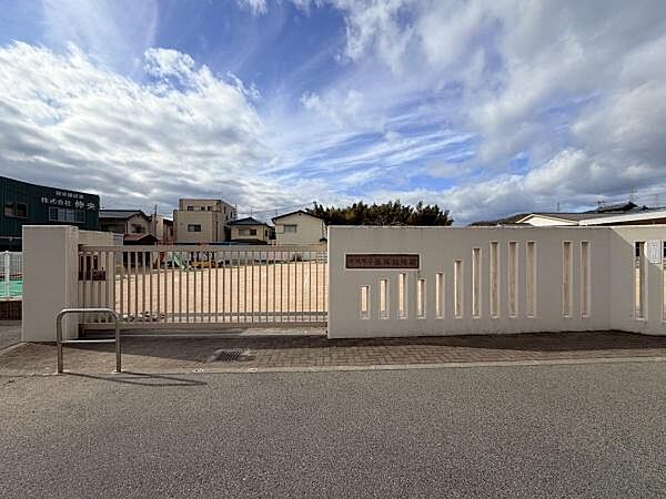 姫路市立高岡幼稚園まで813m