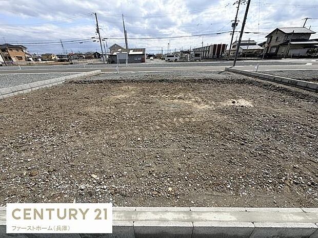 建築中の様子が確認できる物件です。