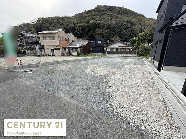 建築中の様子が確認できる物件です。