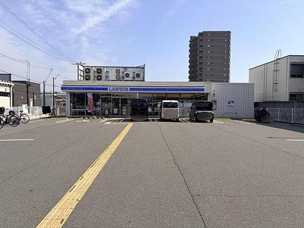 ローソン姫路伊伝居店まで1025m