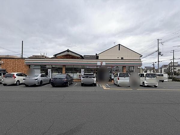 セブンイレブン姫路広畑小松町店まで644m