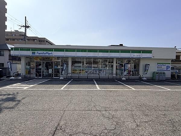 ファミリーマート姫路土山東の町店まで471m
