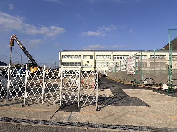 たつの市立龍野東中学校まで837m