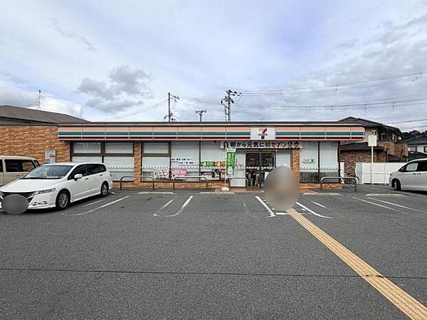 セブンイレブン龍野小宅北店まで326m