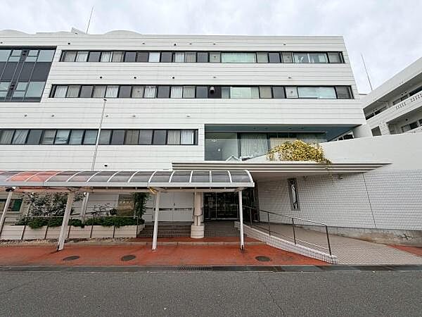 医療法人社団汐咲会井野病院まで379m