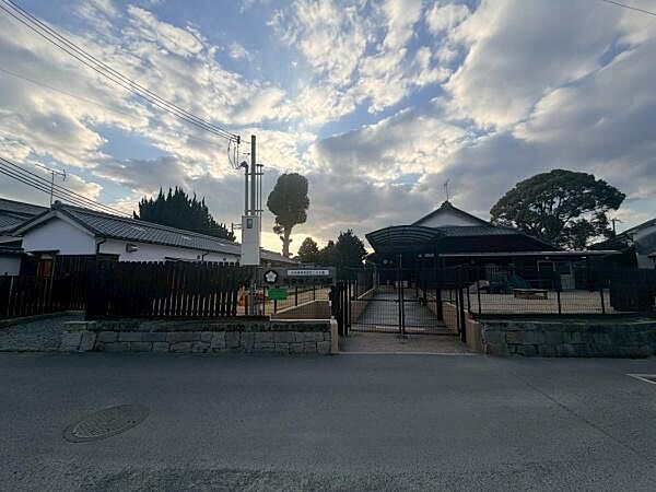 幼保連携型認定こども園徳栄寺こども園まで697m